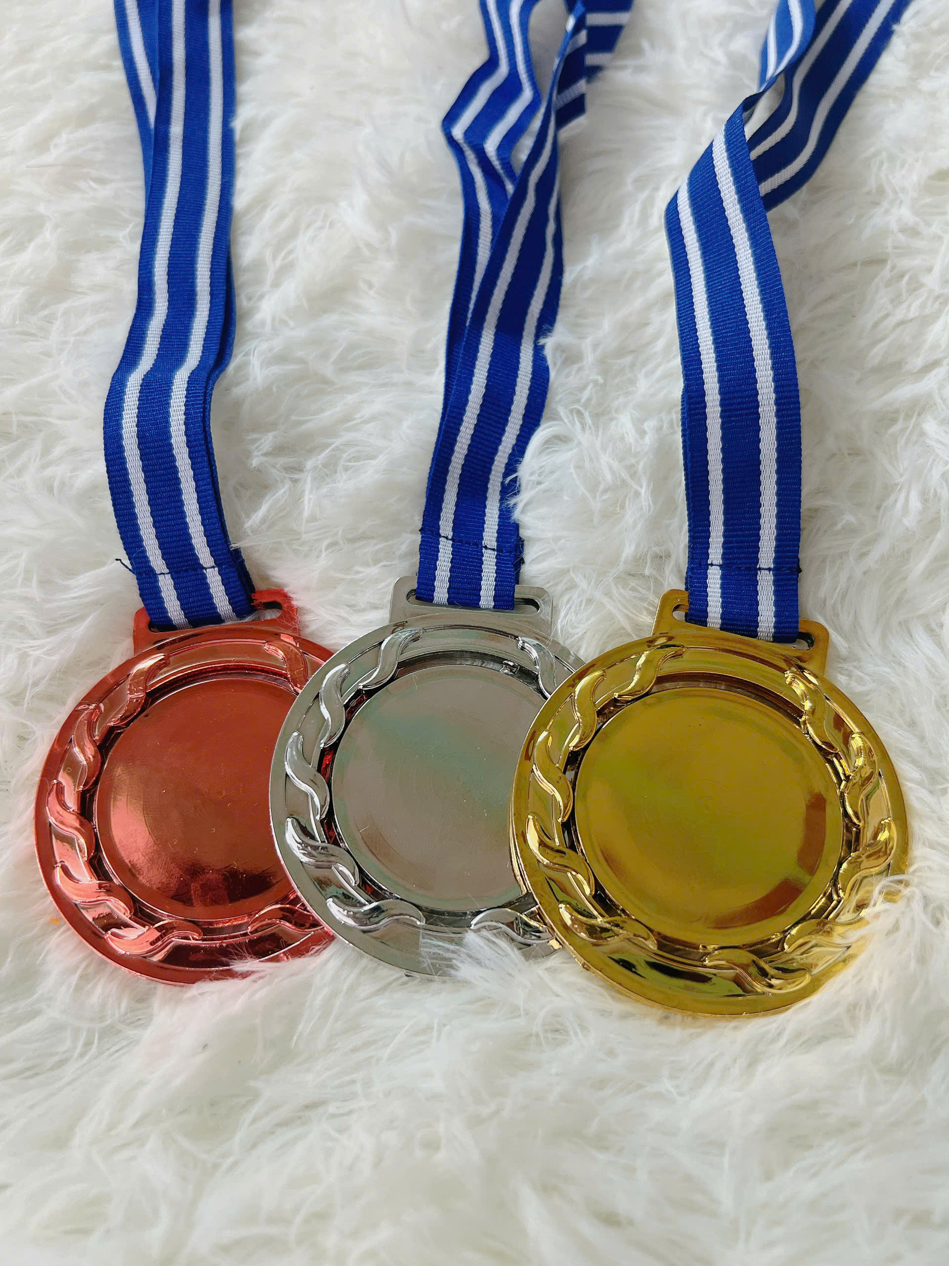 Huy CHương Nhựa 02